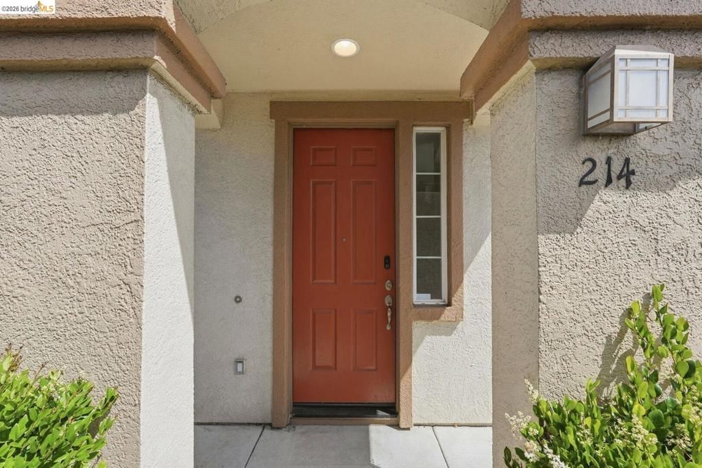 Image 3 of property listing at 214 Carmel ST, San Pablo, CA 94806