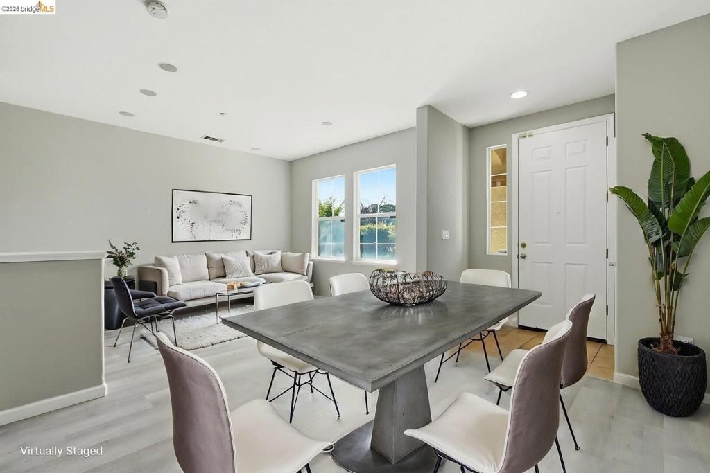 Image 5 of property listing at 214 Carmel ST, San Pablo, CA 94806