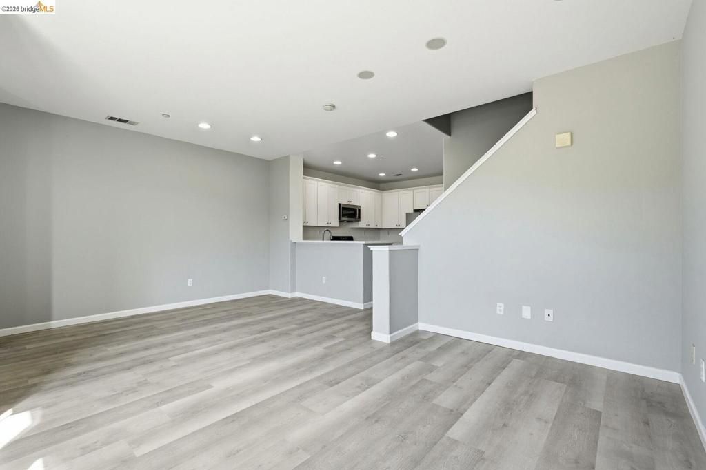 Image 7 of property listing at 214 Carmel ST, San Pablo, CA 94806
