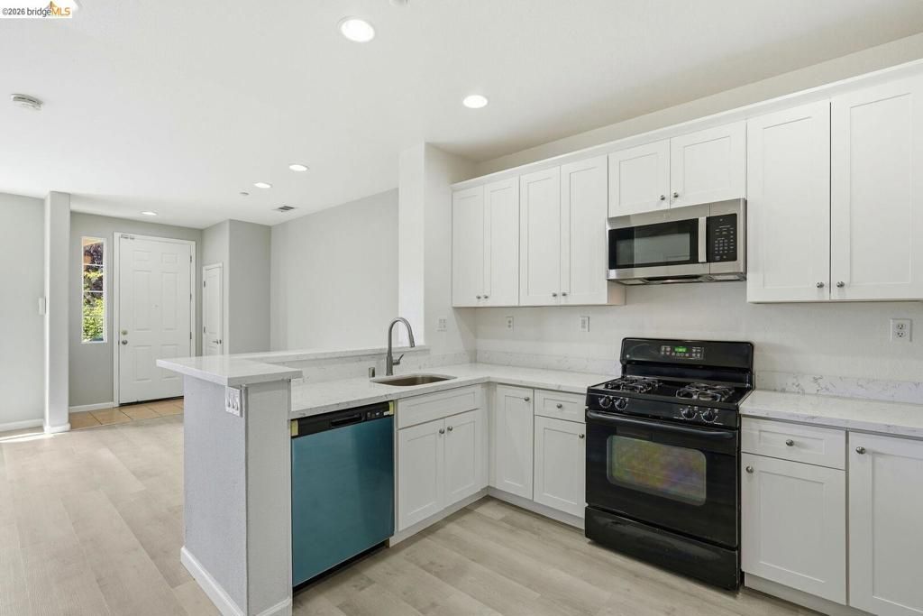Image 8 of property listing at 214 Carmel ST, San Pablo, CA 94806