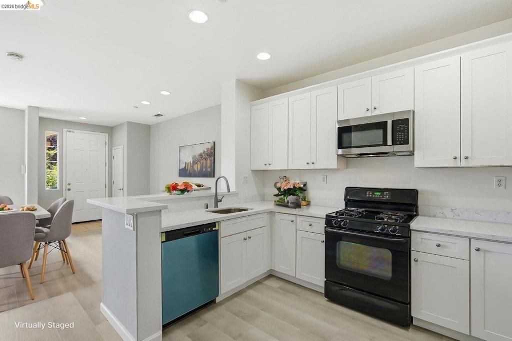 Image 9 of property listing at 214 Carmel ST, San Pablo, CA 94806