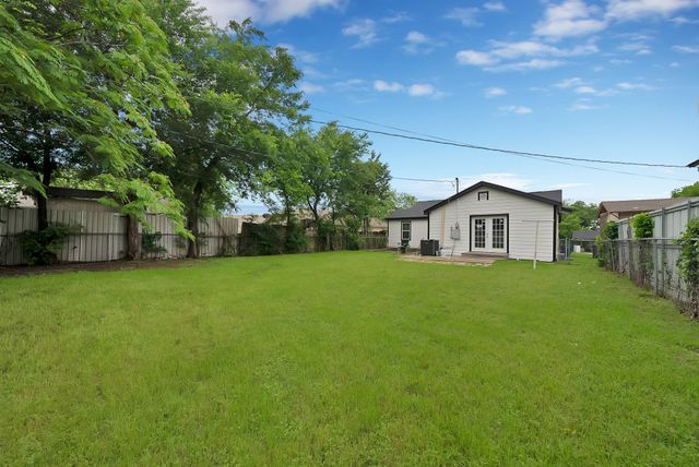 3449 Gordon Avenue, Fort Worth, TX 76110