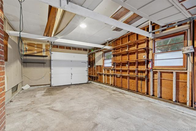 4 Windus Drive, Shirley, NY 11967