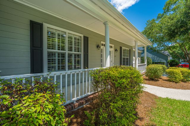 2717 Merwether Lane, Mount Pleasant, SC 29466
