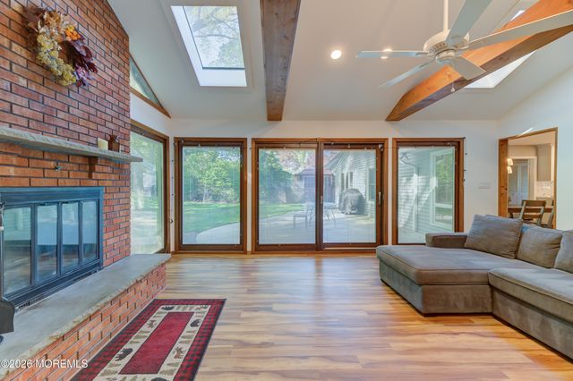 33 Imperia Place, Aberdeen, NJ 07747