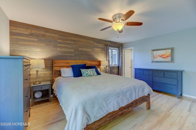 33 Imperia Place, Aberdeen, NJ 07747