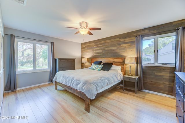 33 Imperia Place, Aberdeen, NJ 07747