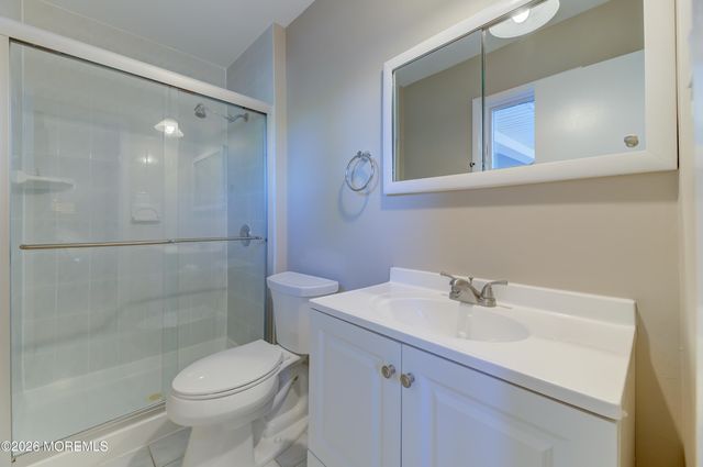 33 Imperia Place, Aberdeen, NJ 07747