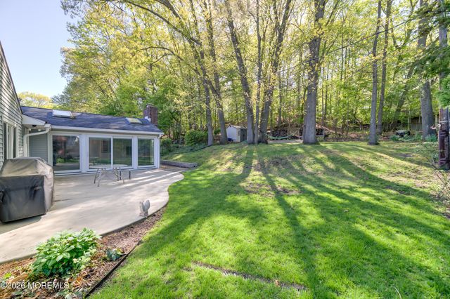 33 Imperia Place, Aberdeen, NJ 07747