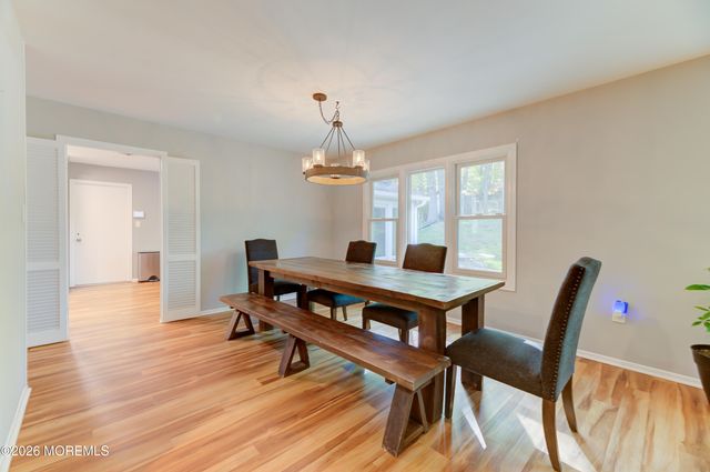 33 Imperia Place, Aberdeen, NJ 07747