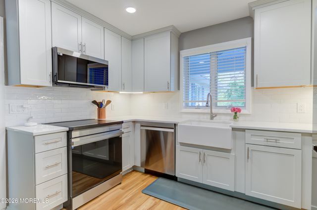 33 Imperia Place, Aberdeen, NJ 07747