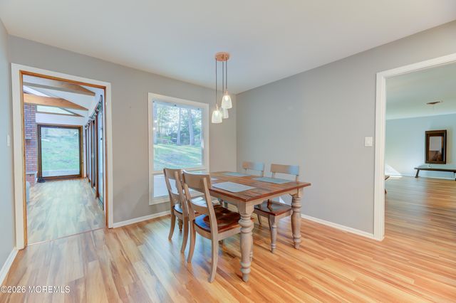 33 Imperia Place, Aberdeen, NJ 07747