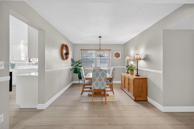 15620 Gauntlet Hall Mnr, Davie, FL 33331