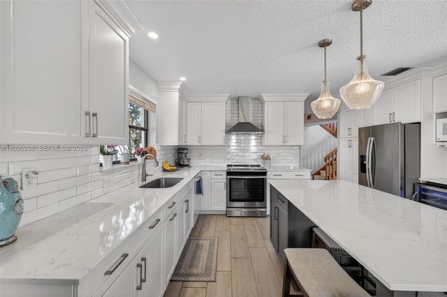 15620 Gauntlet Hall Mnr, Davie, FL 33331