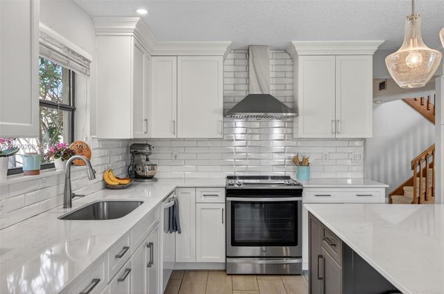 15620 Gauntlet Hall Mnr, Davie, FL 33331