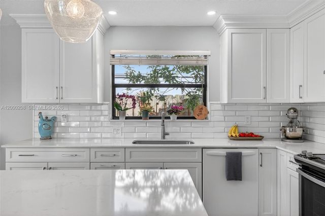 15620 Gauntlet Hall Mnr, Davie, FL 33331