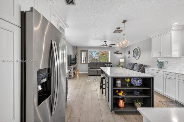 15620 Gauntlet Hall Mnr, Davie, FL 33331