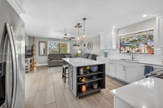 15620 Gauntlet Hall Mnr, Davie, FL 33331