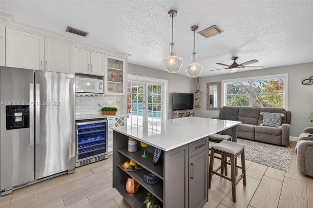 15620 Gauntlet Hall Mnr, Davie, FL 33331