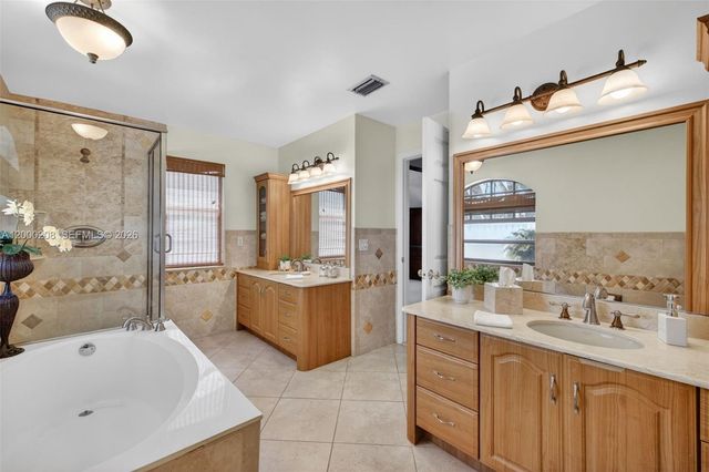 15620 Gauntlet Hall Mnr, Davie, FL 33331