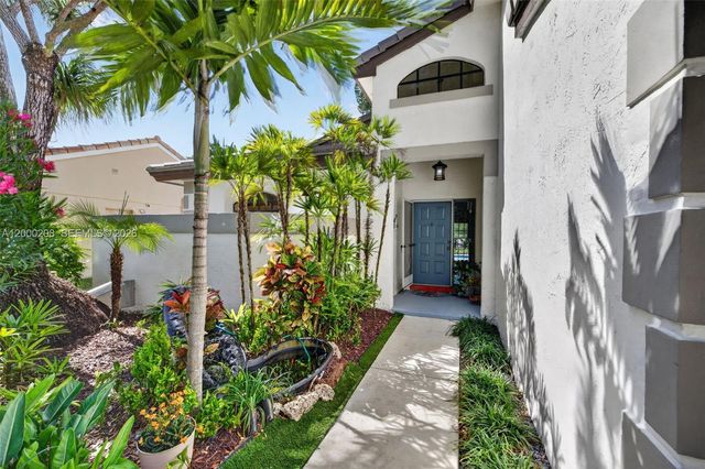 15620 Gauntlet Hall Mnr, Davie, FL 33331