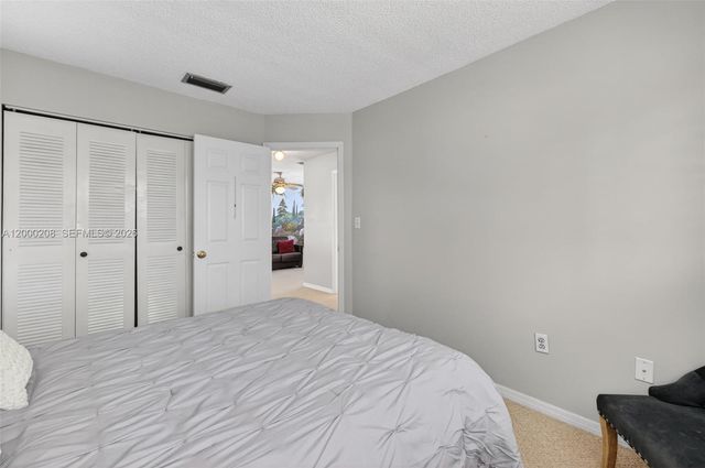 15620 Gauntlet Hall Mnr, Davie, FL 33331