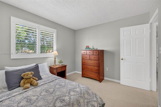 15620 Gauntlet Hall Mnr, Davie, FL 33331