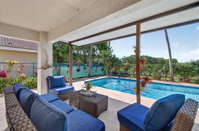 15620 Gauntlet Hall Mnr, Davie, FL 33331