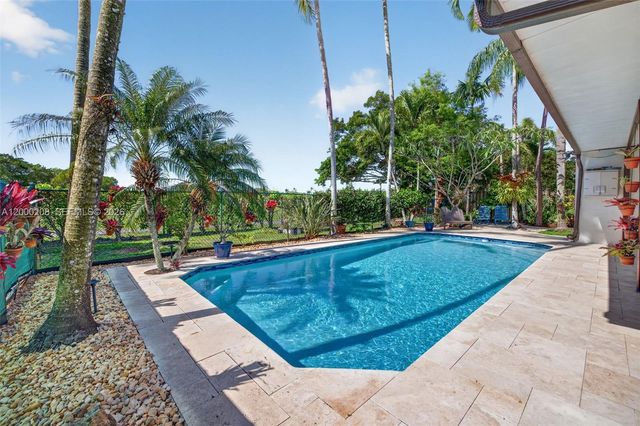 15620 Gauntlet Hall Mnr, Davie, FL 33331