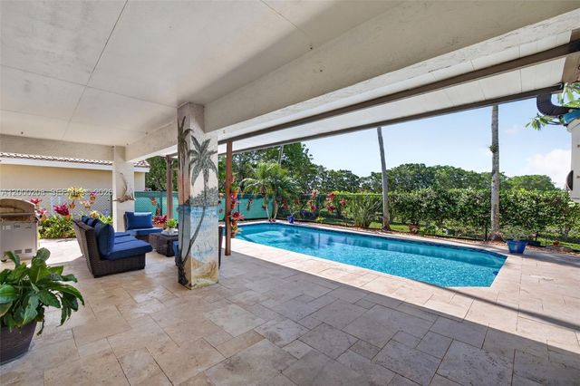 15620 Gauntlet Hall Mnr, Davie, FL 33331