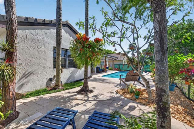 15620 Gauntlet Hall Mnr, Davie, FL 33331