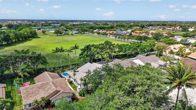 15620 Gauntlet Hall Mnr, Davie, FL 33331