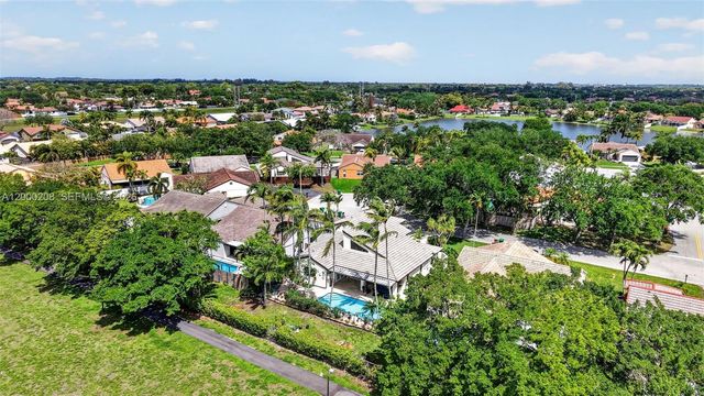 15620 Gauntlet Hall Mnr, Davie, FL 33331