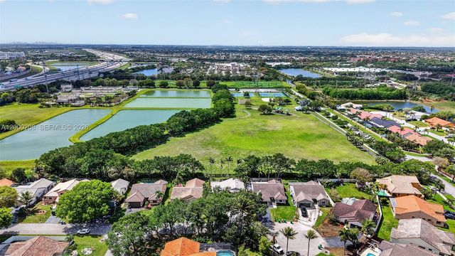 15620 Gauntlet Hall Mnr, Davie, FL 33331