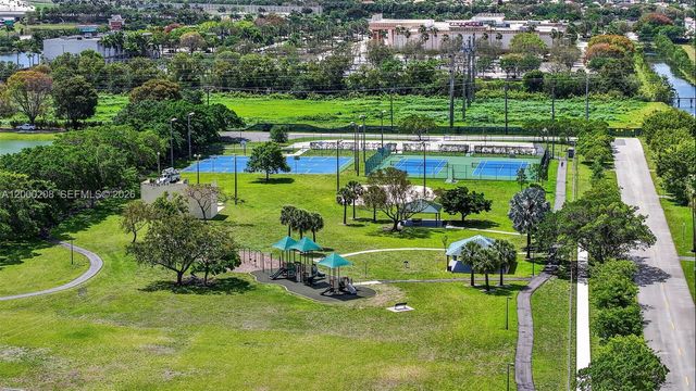 15620 Gauntlet Hall Mnr, Davie, FL 33331