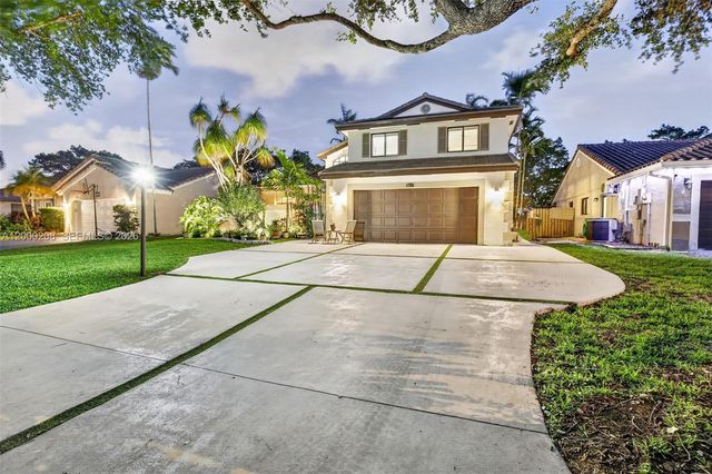 15620 Gauntlet Hall Mnr, Davie, FL 33331