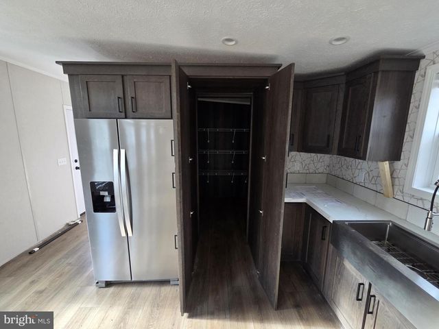 17 SHADYWOOD DR, Quakertown, PA 18951