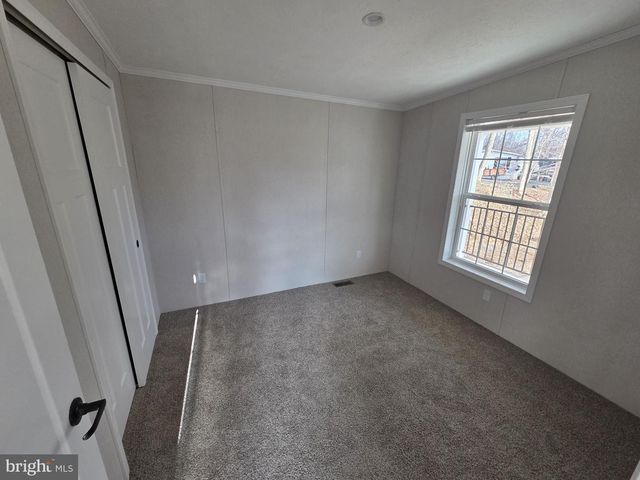 17 SHADYWOOD DR, Quakertown, PA 18951