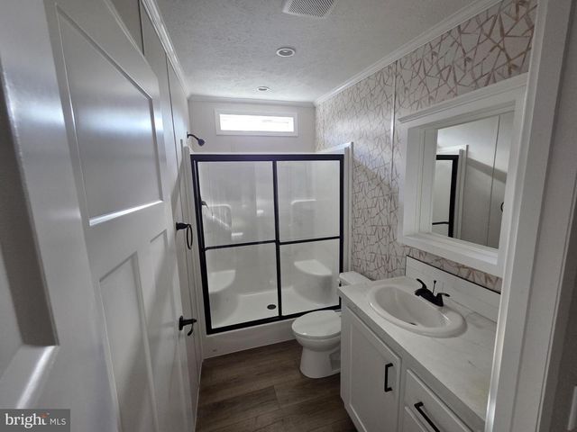 17 SHADYWOOD DR, Quakertown, PA 18951
