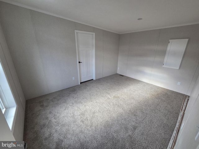 17 SHADYWOOD DR, Quakertown, PA 18951