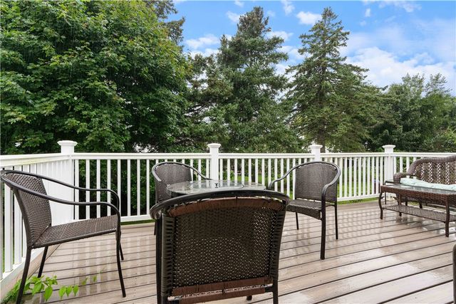 8 Wheeler Avenue, Bristol, RI 02809