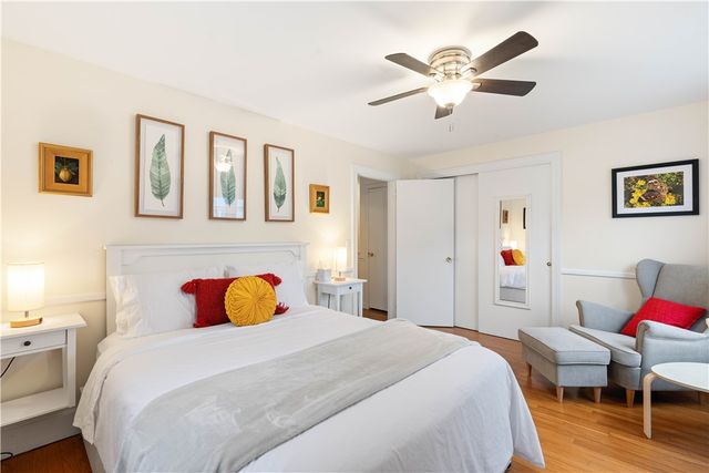 8 Wheeler Avenue, Bristol, RI 02809