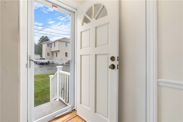 8 Wheeler Avenue, Bristol, RI 02809