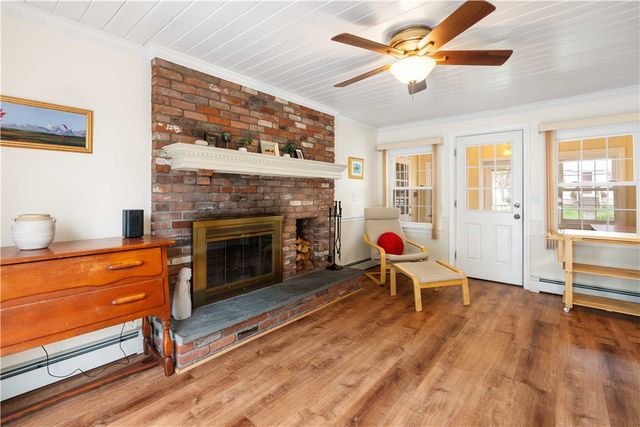 8 Wheeler Avenue, Bristol, RI 02809