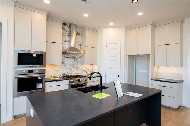 3902 SW Limelight Lane, Bentonville, AR 72713