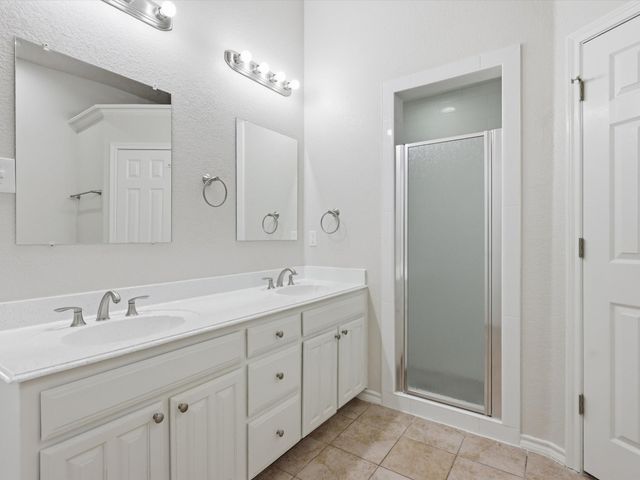8040 Clear Brook Circle, Fort Worth, TX 76123