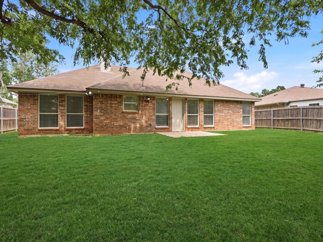 8040 Clear Brook Circle, Fort Worth, TX 76123