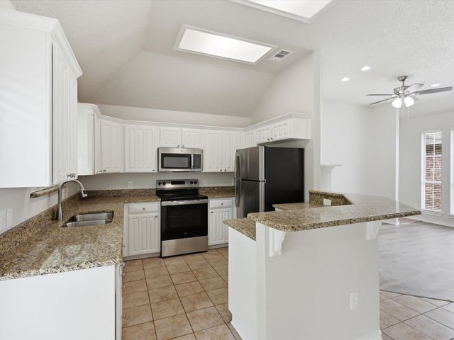 8040 Clear Brook Circle, Fort Worth, TX 76123