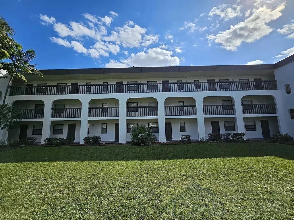 889 SW Riverside Drive 217, Fort Lauderdale, FL 33312