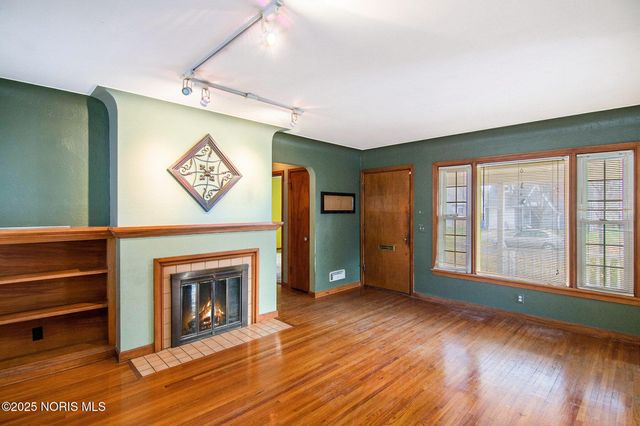 3715 Shelbourne Avenue, Toledo, OH 43613